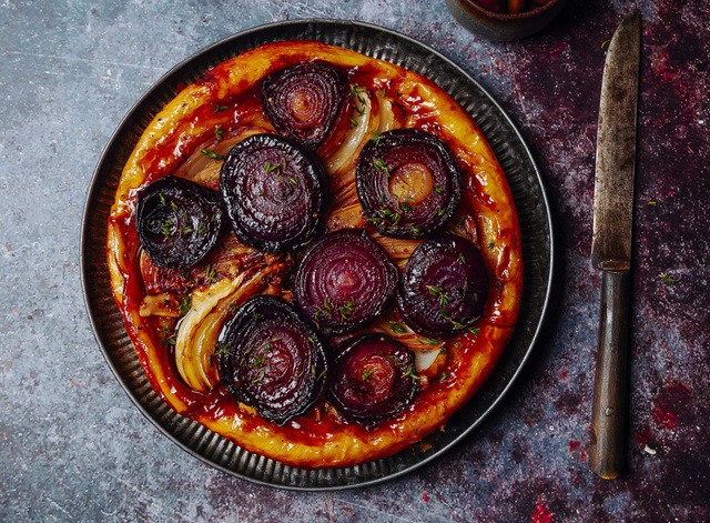 Tatin d'oignons. Adobestock