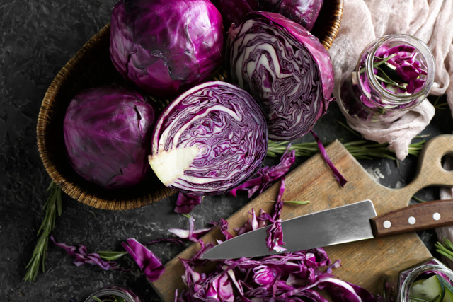 Après les courgettes, découvrez la scarpaccia au chou rouge, une spécialité italienne délicieuse