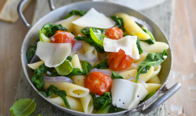 Les 10 meilleures recettes de salades avec des tomates !