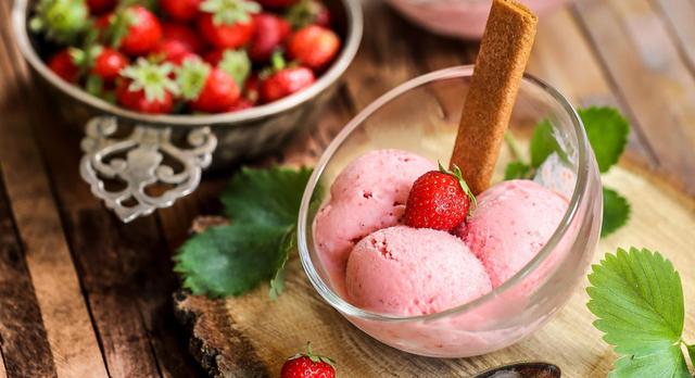 Ce chef livre son astuce pour préparer un délicieux sorbet aux fraises avec son blender