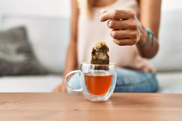 Vous ne jetterez plus vos sachets de thé grâce à cette astuce !