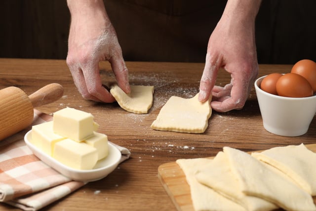 Sans lactose : par quoi remplacer le beurre pour faire une pâte feuilletée ou un gâteau ?