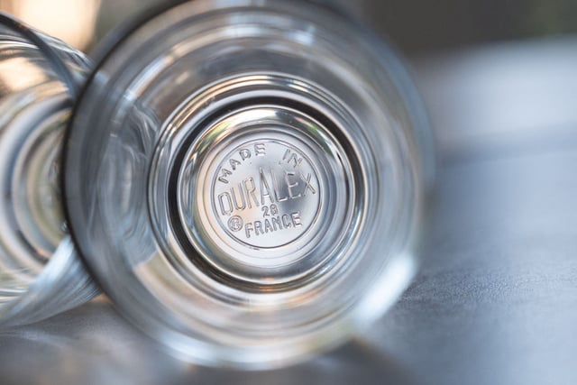 Après leur sauvetage, les verres Duralex reviennent en force avec une collaboration très surprenante pour la rentrée !