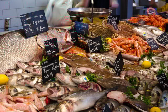 Découvrez les bons et les mauvais élèves du rayon poissonnerie notés sur 10 par une nutritionniste