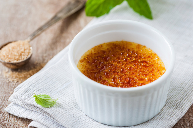 Crème brûlée : l’astuce de Laurent Mariotte pour réussir la recette même sans chalumeau
