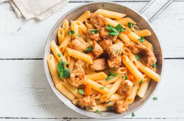 Penne au poulet. Adobestock