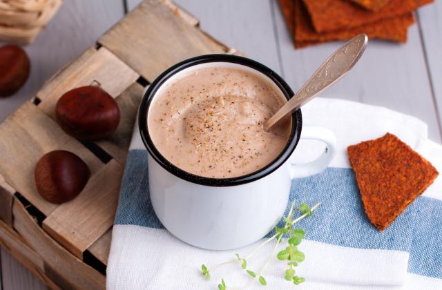 Velouté de châtaignes sans crème. Adobestock