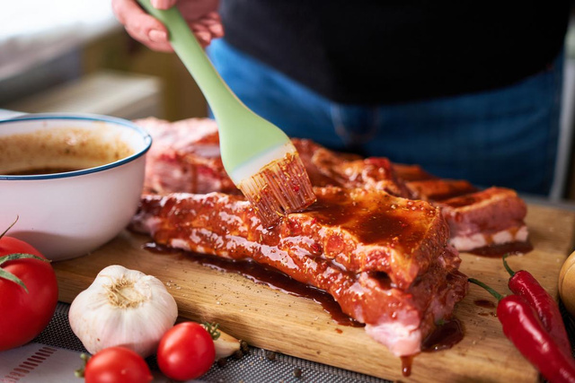 "Les marinades de 20 minutes, c’est inutile" : Un Meilleur Ouvrier de France nous partage ses conseils pour donner du goût à sa viande cuite au barbecue !