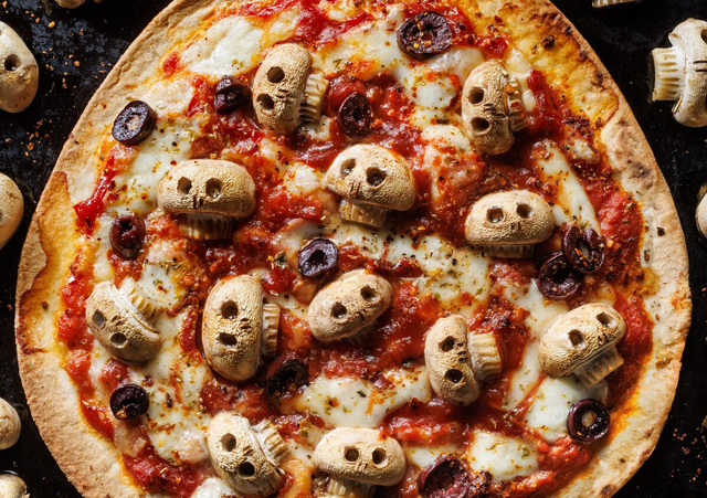 Transformez votre pizza en une version effrayante pour Halloween grâce à cette astuce
