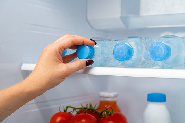 Eau plate ou pétillante : voici le temps maximum pour conserver une bouteille une fois ouverte
