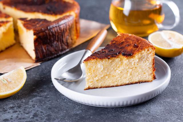 Un cheesecake ultra crémeux : François-Régis Gaudry dévoile une recette irrésistible en provenance du Pays basque !