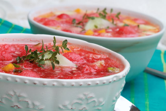 Oubliez le classique melon jambon : ce gaspacho fruité de Laurent Mariotte est l'entrée légère parfaite contre la chaleur