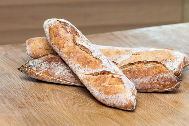 Où acheter la meilleure baguette tradition du Grand Paris ? Voici la boulangerie qui a gagné le concours 2025 !