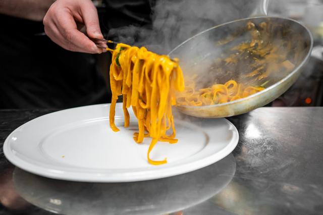 Ce chef italien révèle les 4 ustensiles indispensables selon lui pour réussir parfaitement vos pâtes