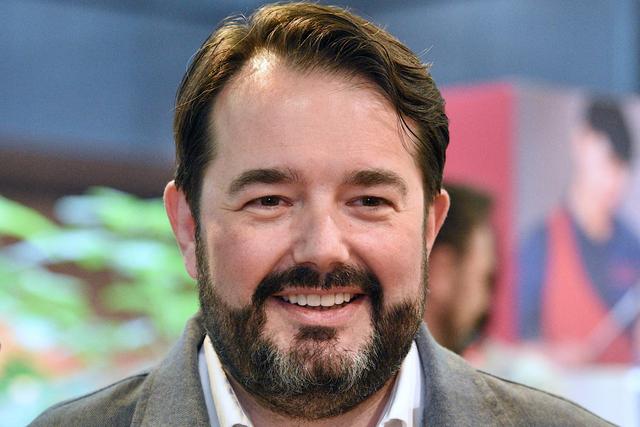 "L’île flottante, c’est un peu ma madeleine de Proust" : Jean-François Piège revisite la recette de sa grand-mère !