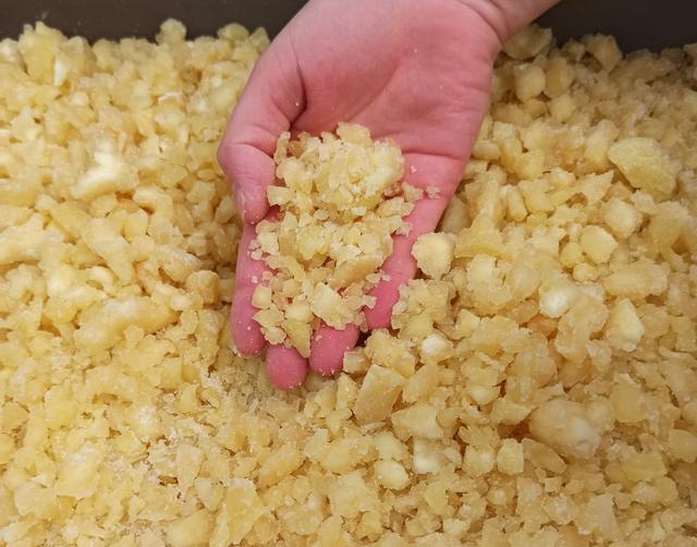 Metton affiné et emietté. 750g