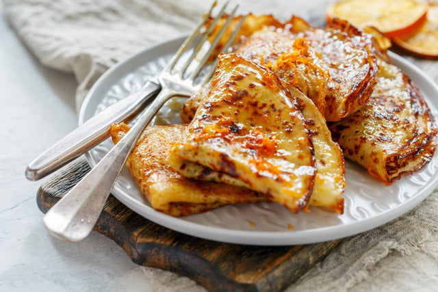 Aussi savoureuse qu’au restaurant, voici la recette de notre chef pour réaliser vos crêpes Suzette maison pour la Chandeleur !