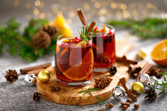 Voici une version du Spritz qui sera parfaite pour votre apéro de Noël !