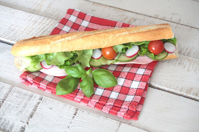 Vous pensiez faire le bon choix avec un sandwich aux crudités : cette experte prouve le contraire