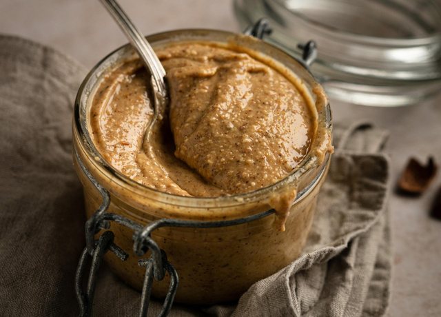 Comment faire de l'amlou, la fameuse pâte à tartiner marocaine complètement addictive ?