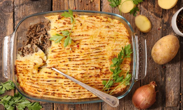 Pour affronter l’hiver, on vous dévoile notre recette de hachis Parmentier ultra-généreux qui plaira à toute la famille !