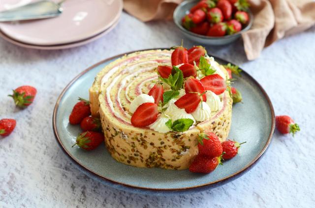 Carottes, fraises, pamplemousse : voici trois recettes de desserts colorés à réaliser pour Pâques avec des produits de saison !