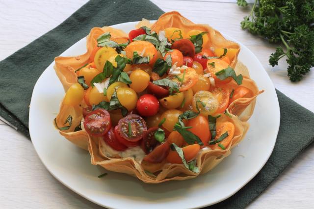Tarte à la tomate et fromage frais en feuilles de brick. 750g