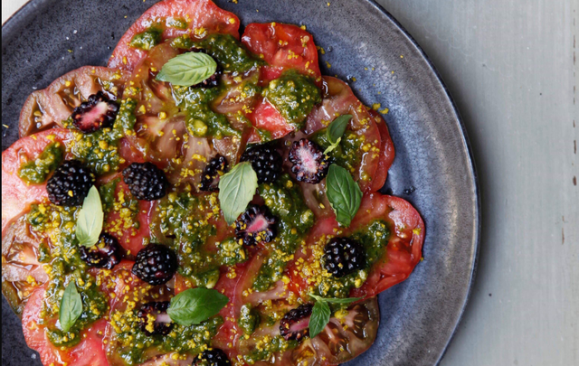 Les 10 meilleures recettes de salades avec des tomates !