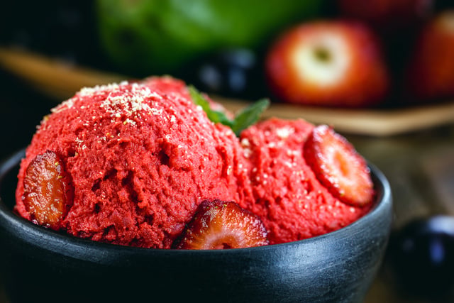 Oubliez les glaces industrielles avec cette recette express de sorbet fruité imaginée par François-Régis Gaudry