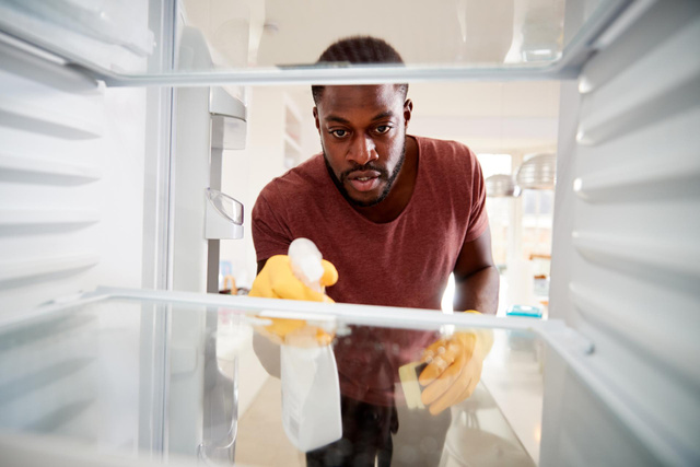 Frigo : 3 règles simples d’un expert en hygiène pour qu’il reste sain et propre
