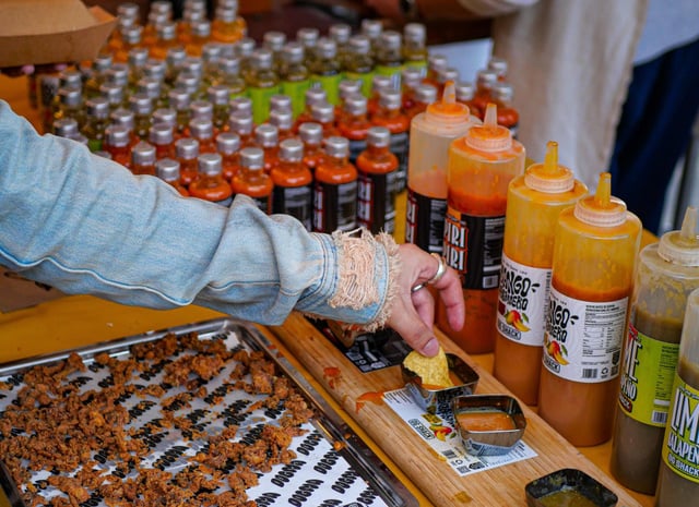 Fan de piment ? Ce célèbre marché parisien défie vos papilles avec une soirée enflammée
