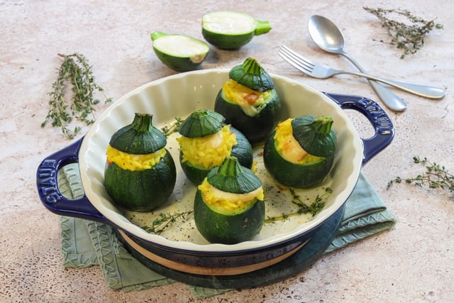 Depuis que j’ai testé les courgettes farcies au risotto crémeux, je ne les cuisine plus autrement