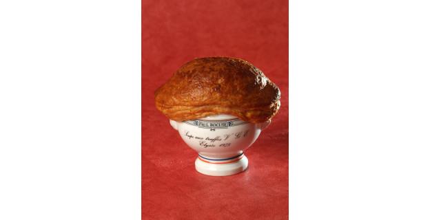 Pourquoi ne pas tester pour les fêtes la recette de la célèbre soupe VGE aux truffes de Paul Bocuse ?