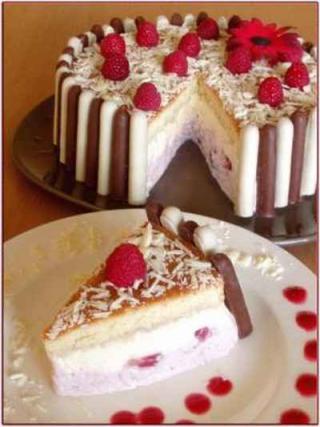 Charlotte Au Chocolat Blanc Et Aux Fraises